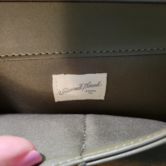 NWOT Universal Threads Clutch Wallet Army Green Snap Button Closure 8"x4.5" - Picture 4 of 4